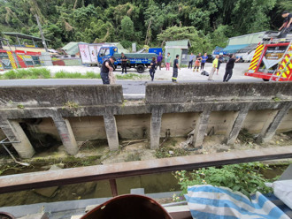 新北樹林工人收工具不慎墜5米深溝 命危送醫