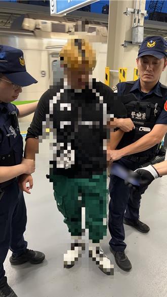 台鐵區間車驚傳男子持美工刀！ 警中壢站火速逮人