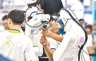 黃仁勳欽點 機器人精密機械股發光