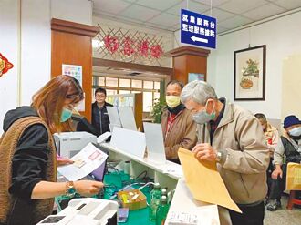 駕駛換照年齡下修 偏鄉長者難行