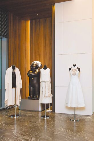 苗繡入時尚 夏姿演繹浪漫神話