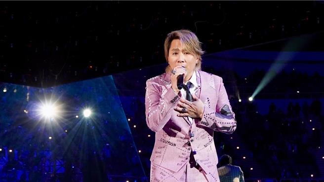 王仁甫首度挑戰舉辦個人演唱會。（樂心娛樂提供）