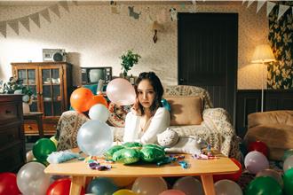 传分手鼓手男友 陈芳语生日愿望曝光：烦恼远离我