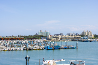 外國董座變身快樂漁夫 他開漁船行銷台灣