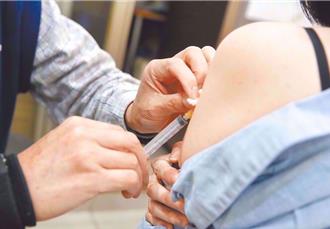 新冠疫苗打氣增3倍 疾管署增配4.5萬劑