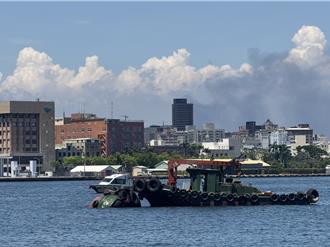 高雄港工作船翻覆！疑拖带渔船酿祸 1人获救1人失踪