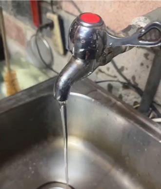 觀音富源里水量不足長達1周惹民怨 自來水公司著手檢漏