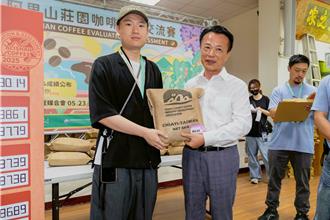阿里山咖啡豆減產6成 特等獎藝伎賣出46萬元高價