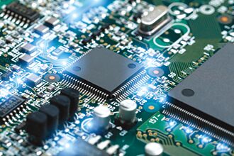 面對輝達呼籲解禁 白宮：對中晶片管制不會鬆手