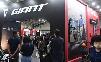 東陽、巨大 非科技人氣股