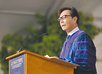 蔡明忠獲喬治城大學名譽法學博士