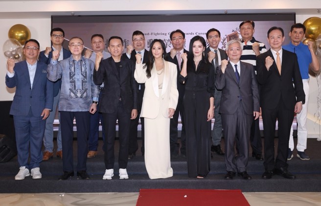 典禮現場表揚多家企業在反詐行動中的貢獻，包括：上曜建設、巨鎧精密、吉田開發、百辰創新、偉鉅土地、朝和生醫、北港武德宮、印象廣告等，肯定他們結合企業資源投入公益。（圖/愛爾麗提供）