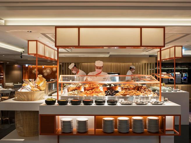 每年旅展餐券的買氣總是強強滾，為了搶賺龐大的餐券商機，品牌飯店推出多款超值餐券，讓饕客們挑好康、享優惠。（台北遠東香格里拉提供）