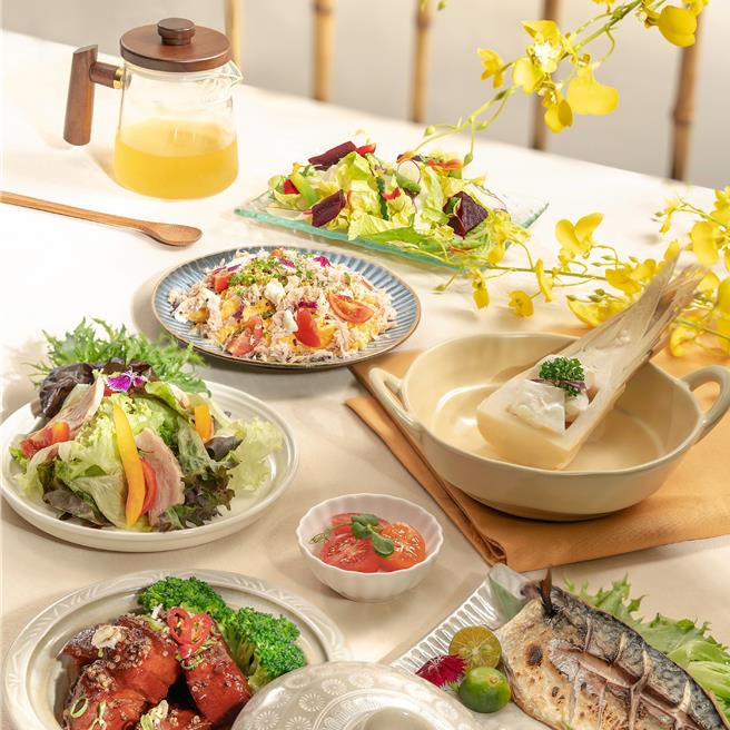 「榕廷」百匯餐廳「平日早午餐券組」5張特價2925元，每張585元，是原價3575元的82折優惠。（禧榕軒大飯店提供）