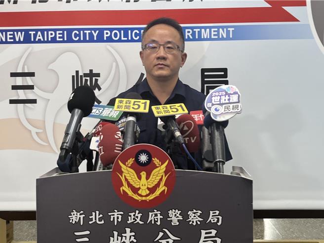 三峡分局副分局长林子翔说明三峡重大车祸案侦办进度。（王扬杰摄）