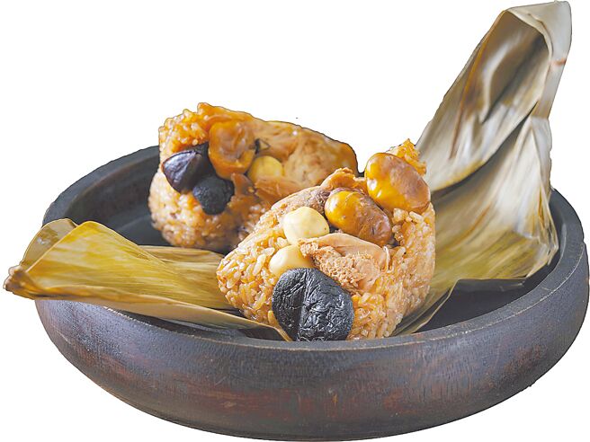 大潤發南門市場老林記素食招牌板栗粽，3入330元。（大潤發提供）