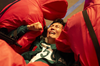 《魷魚遊戲3》上線倒數！「李政宰痛哭被拖走」藏結局伏筆