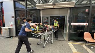 外籍人士溪降意外「PLB」救命 1傷患和2隊友吊掛下山