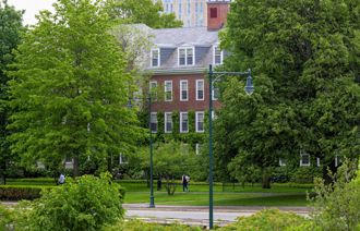 川普驅趕國際學生 哈佛教授怒轟2點：無緣見到下個黃仁勳