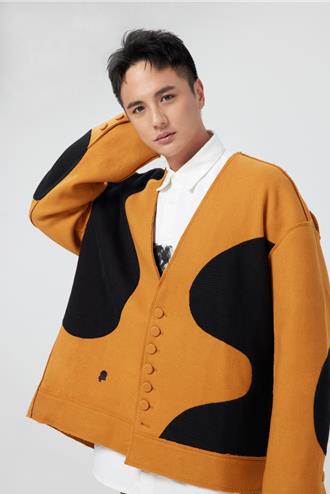 曾子余和「老婆」遊越南 許願每晚都想越式洗頭