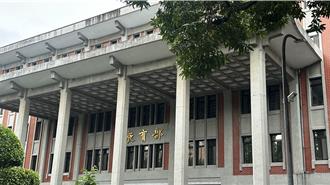 手机管制未纳学生建议 高中生赴教育部静坐批：违反程序正义