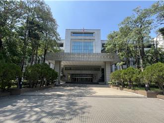 聘用少女陪酒轻罚还上诉 惹怒法官要「坐牢反省」