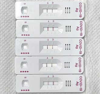 發燒、拉不停 快篩竟2條線 醫驚：一天10幾例確診