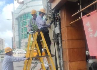 高雄三多商圈美食餐廳「整排停電」 台電急維修