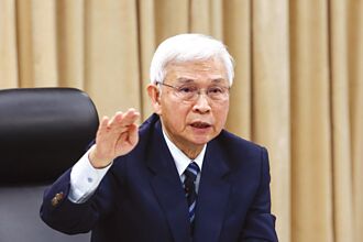 全球央行总裁 杨金龙偏低薪