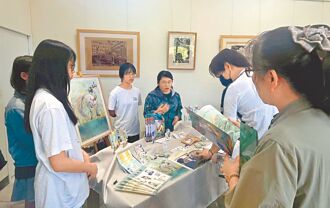 勤益科大經典文創設計展 展出中