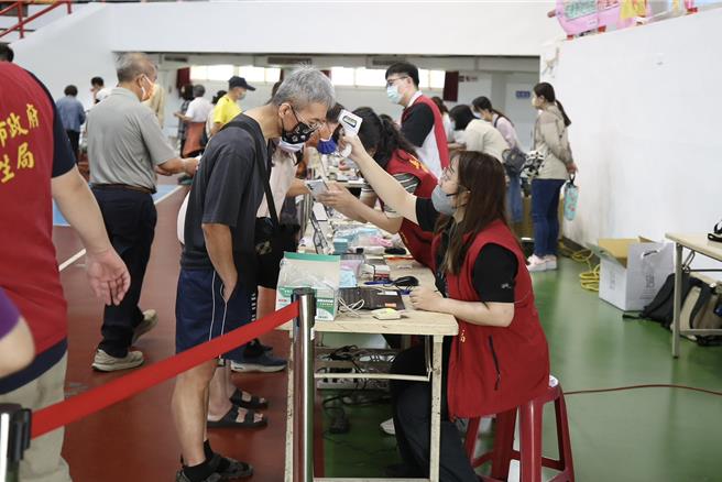 今有1350名民眾报名接种，以提升自我保护力。（嘉义市政府提供／吕妍庭嘉义传真）