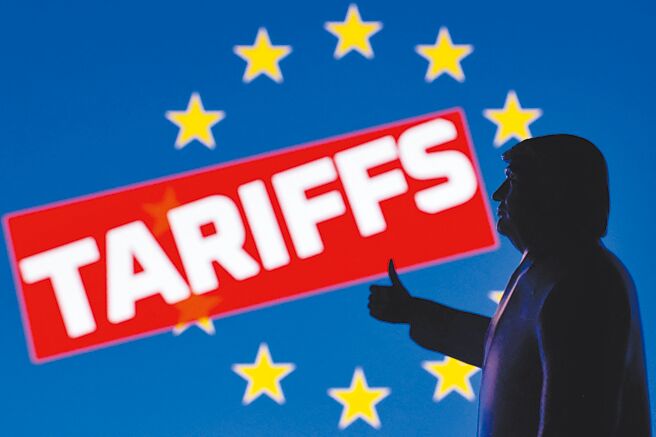 美国总统川普23日表示，与欧盟贸易谈判陷入僵局，建议对其徵收50％关税，预告将于6月1日实施。（路透）