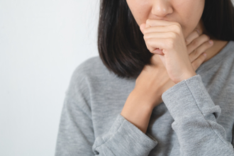 肺部1狀況不理 27歲女1年後罹肺癌 醫：轉移到淋巴了