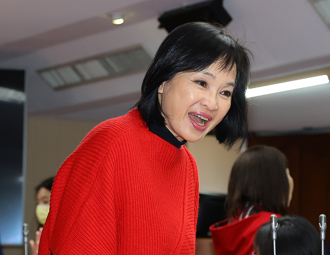 嘆年輕藍委成政治惡鬥對象 柯志恩想起「助選場景」狠批賴政府