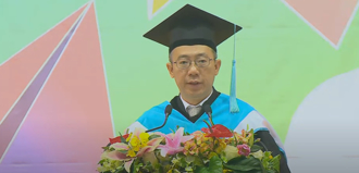 「這不是畢業，是逃脫成功」中教大校長用AI致詞 內容學生讚爆