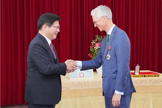 AIT副处长柯杰民将调任 林佳龙颁外交奖章感谢贡献