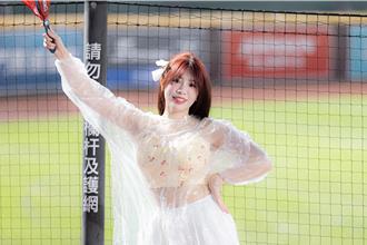 熊霓「濕身照曝光」透視超性感！ 一覽無遺粉絲樂嗨