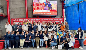 桃園擺渡人協會溫馨送粽 關懷弱勢家庭