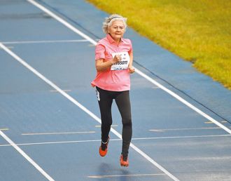 蘇俊賓手繪「世壯運F4」英姿 致敬不老英雄