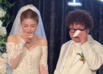 納豆、依依「交換誓詞」互看飆淚！阿Ken台下失控哭了全被拍