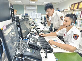 女激动报案哽咽求助 金门消防员安抚救命