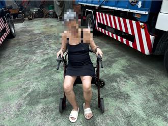 暖警推车200米  助跌倒独居妇圆买饮料心愿