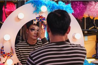 《男兒王》回來了　新加坡喜劇天王李國煌再當變妝皇后推續集