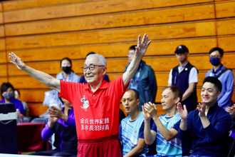 世壮运》104岁老顽童长寿就看美女 有3个但书