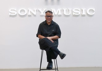 夯曲〈跳楼机〉幕后推手曝光！ 连续5年入选Billboard影响力人士