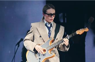 容祖兒巡演感性落淚說愛　「歐巴」登場全場嗨翻