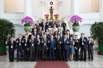 接见台南27大医事团体 赖清德：全力拚经济让台湾愈来愈好