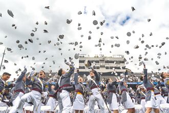 西點畢典 川普重申反DEI、抨擊北約