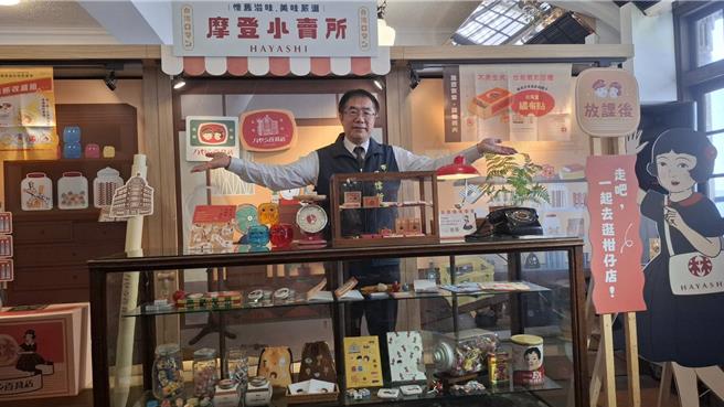台南市长黄伟哲26日出席林百货11周年庆宣传活动。（程炳璋摄）