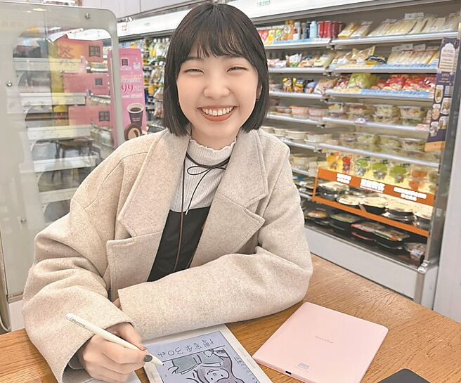 年轻人习惯萤幕阅读，女性偏爱漫画、语言学习与文学小说。图／邱莉玲